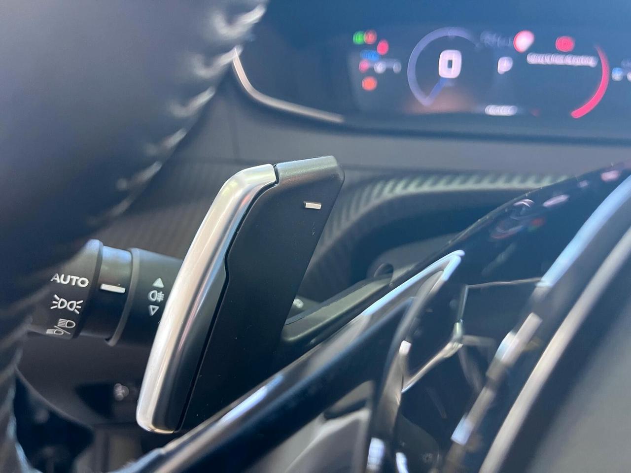 Peugeot 208 Hybrid 100 e-DCS6 Allure