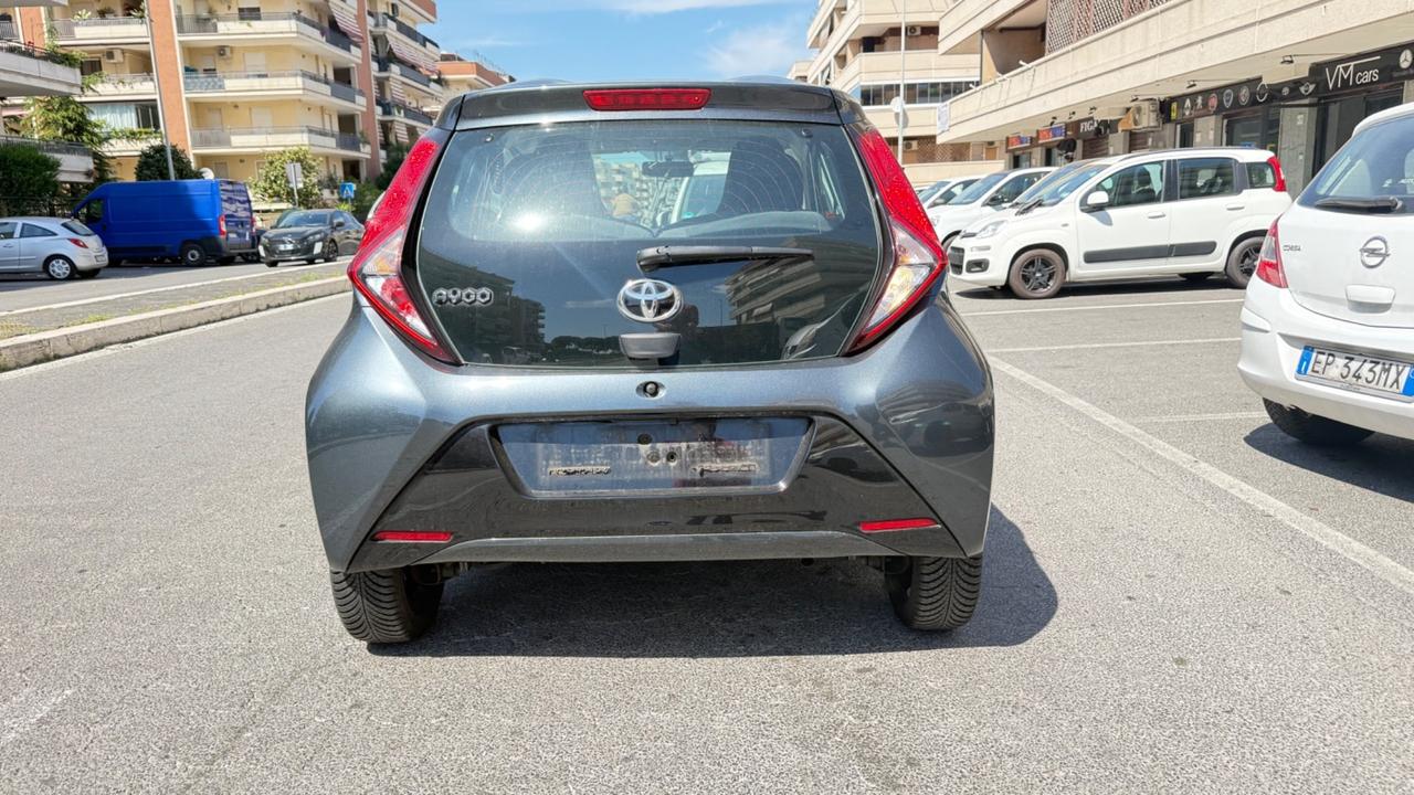 Toyota Aygo 1.0 VVT-i 72 CV 5 porte x-play LED NAVI KAMERA CERCHI 16 PDC BLUETOOTH