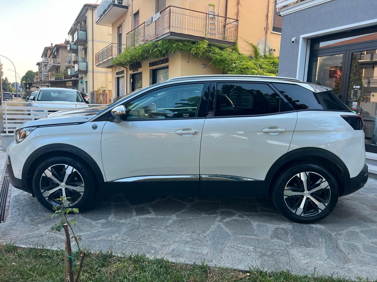 PEUGEOT 3008 BlueHDi 130 S&S CROSSWAY NEO PATENTATI