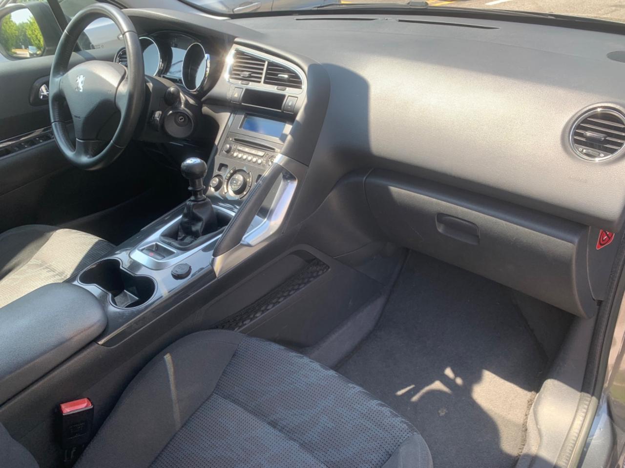 Peugeot 3008 1.6 HDi 115CV Business