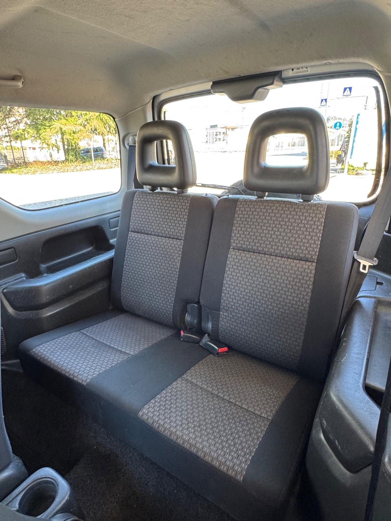 Suzuki Jimny 1.3i 16V cat 4WD JLX