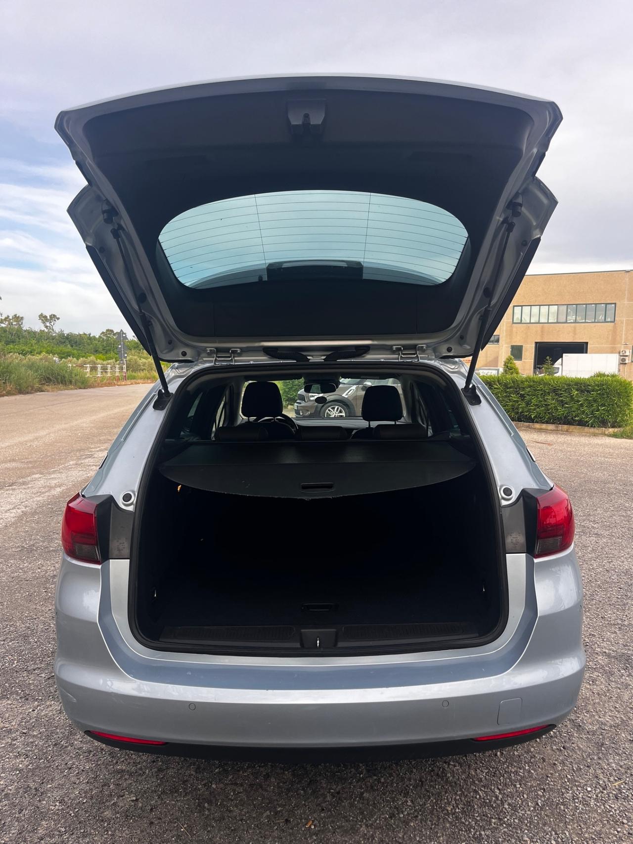 Opel Astra 1.4 Turbo 110CV EcoM Sports Tourer Innovation
