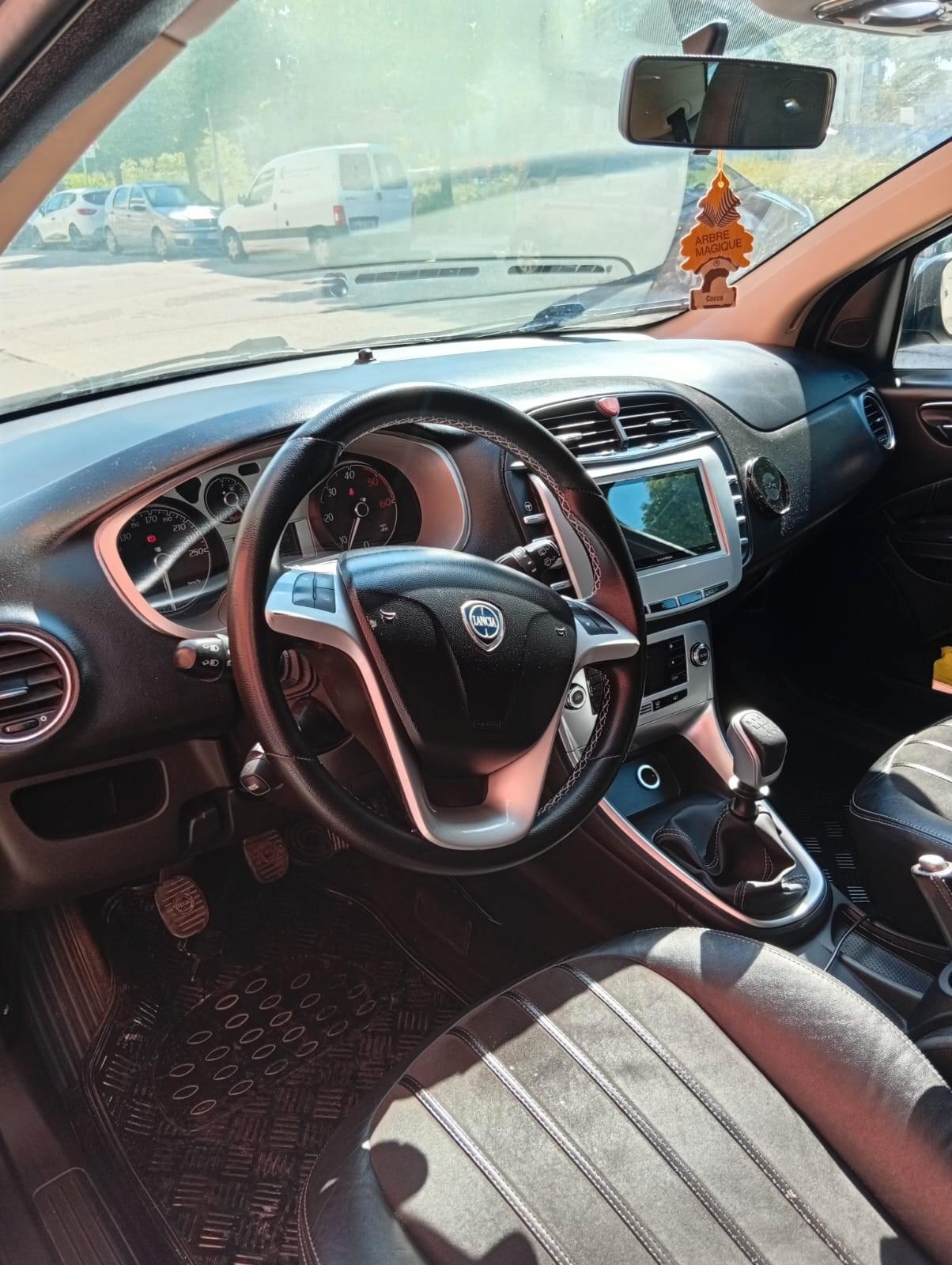 Lancia Delta 1.6 MJT DPF Argento