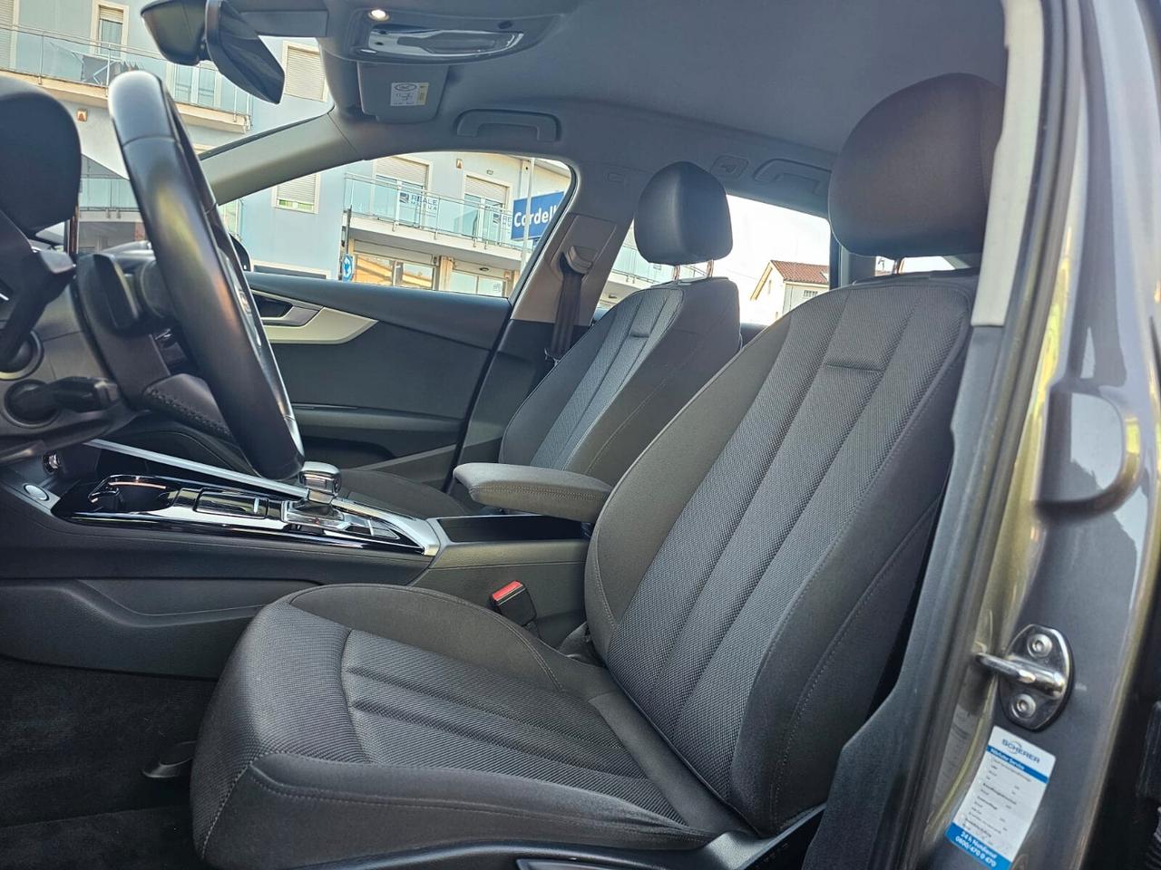 Audi A4 Avant 30 TDI/136 CV S tronic Business S-Line edition