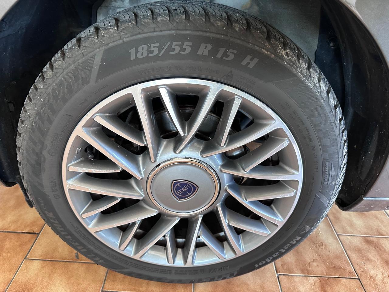 Lancia Ypsilon 900benz. Cambio automatico