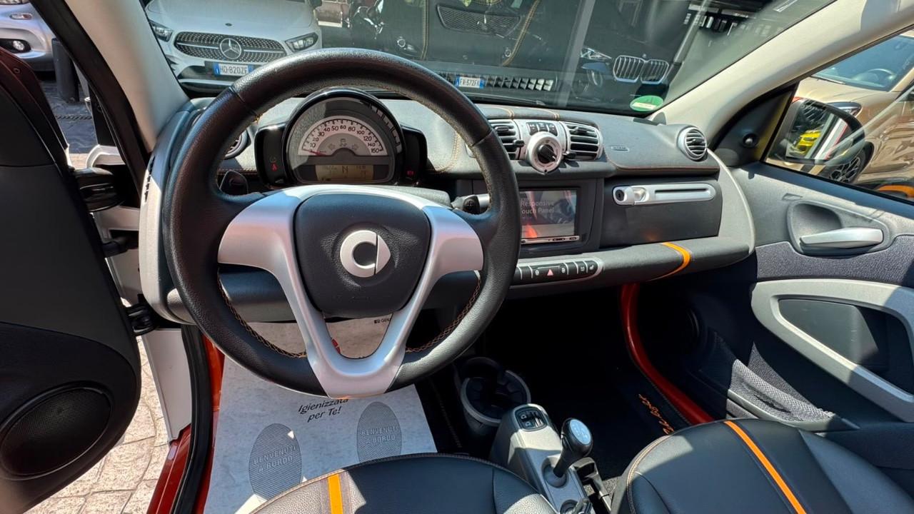 Smart fortwo cabrio SERVOSTERZO 1.0 mhd 84cv FLASH LIGHT NAVIGATORE PELLE NERA