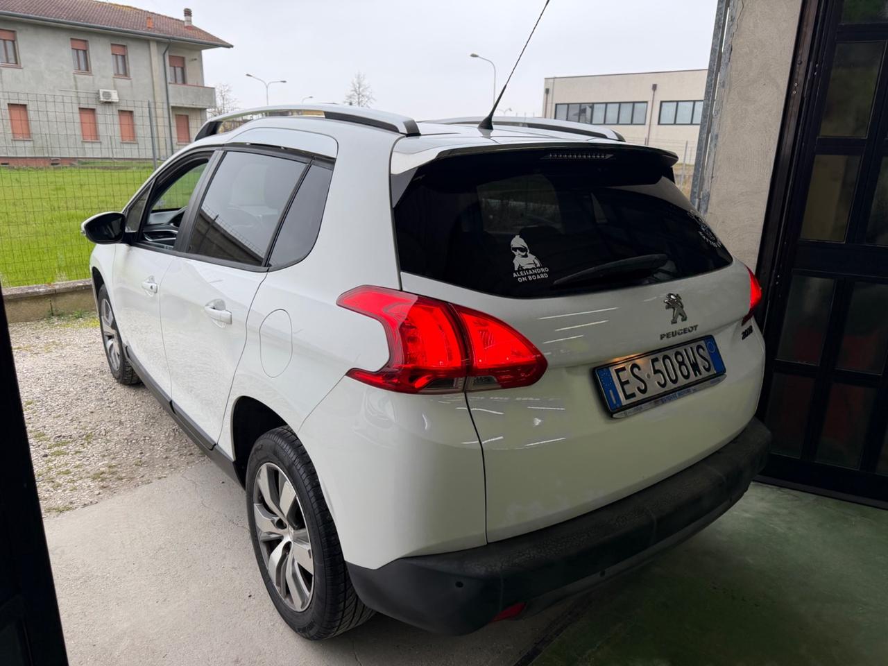 Peugeot 2008 1.2 82CV Allure