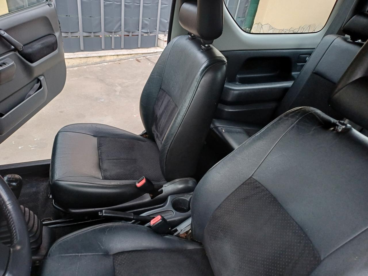 Suzuki Jimny 1.3i 16V cat 4WD