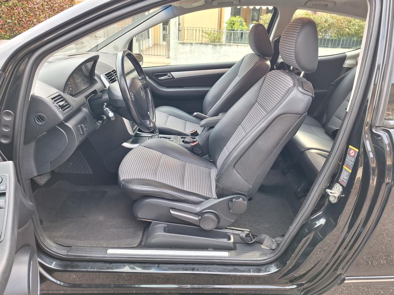 Mercedes-benz A 170 Coupé Avantgarde GPL TETTO CAMBIO AUTOMATICO 7G NEOPATENTATI