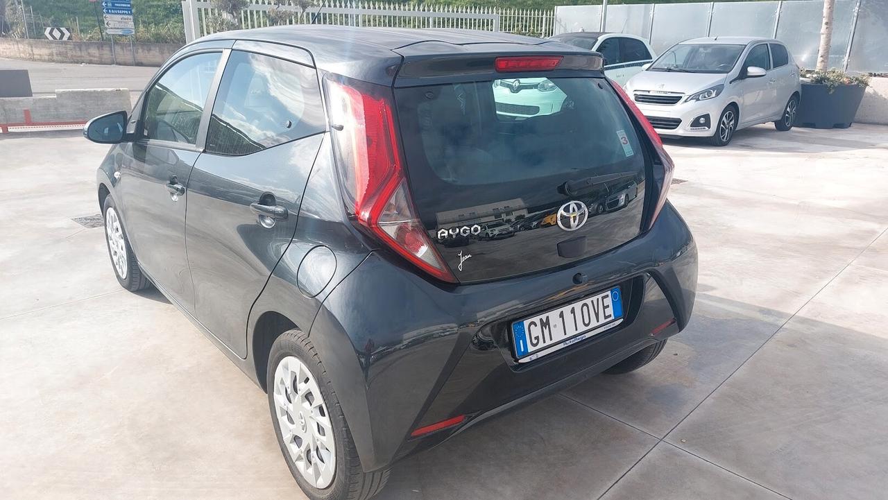 Toyota Aygo Connect 1.0 VVT-i 72 CV 5 porte 2021