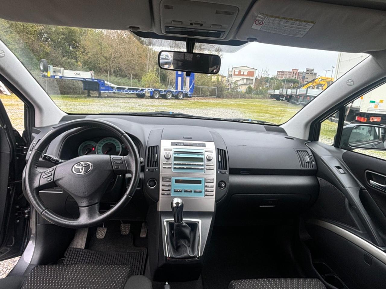 Toyota Corolla Verso 2.2 16V D-4D D-Cat