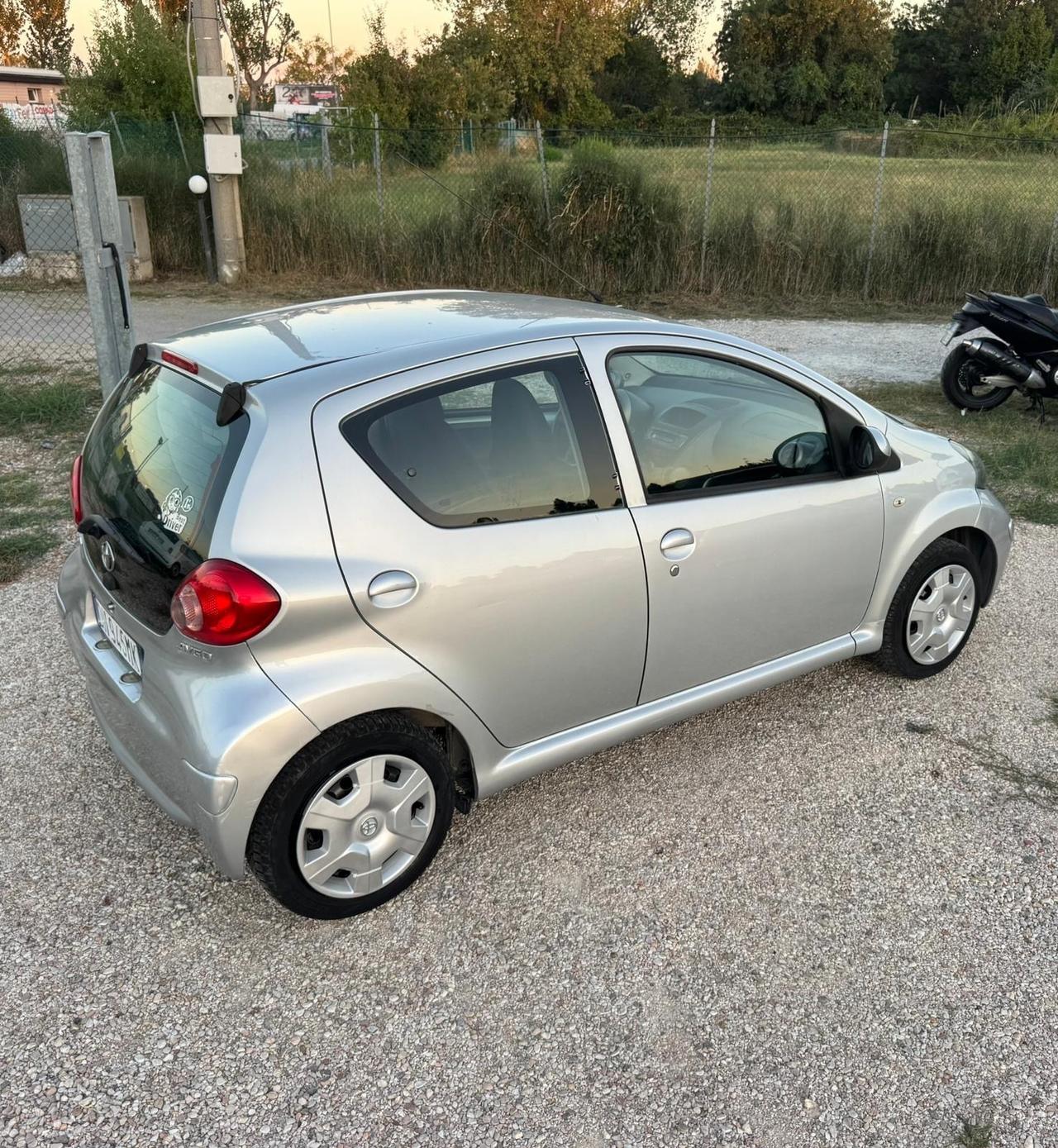Toyota Aygo 1.0 12V VVT-i 5 porte
