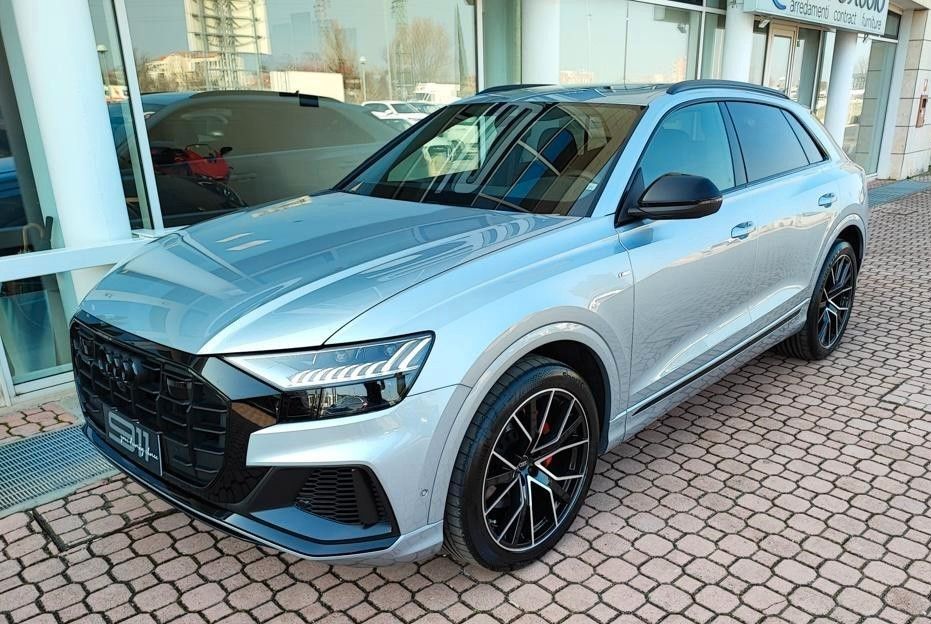 Audi Q8 55 TFSI quattro tiptronic Sport