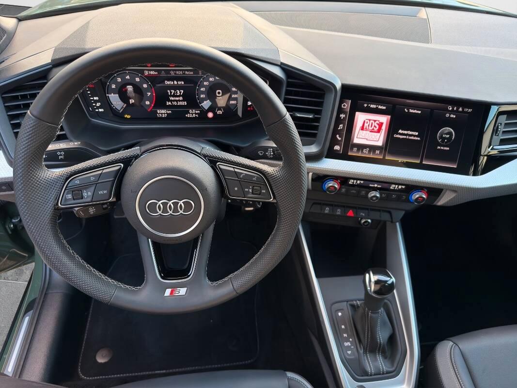 Audi A1 1.0 116CV Identity Contrast S Line Interno S tronic