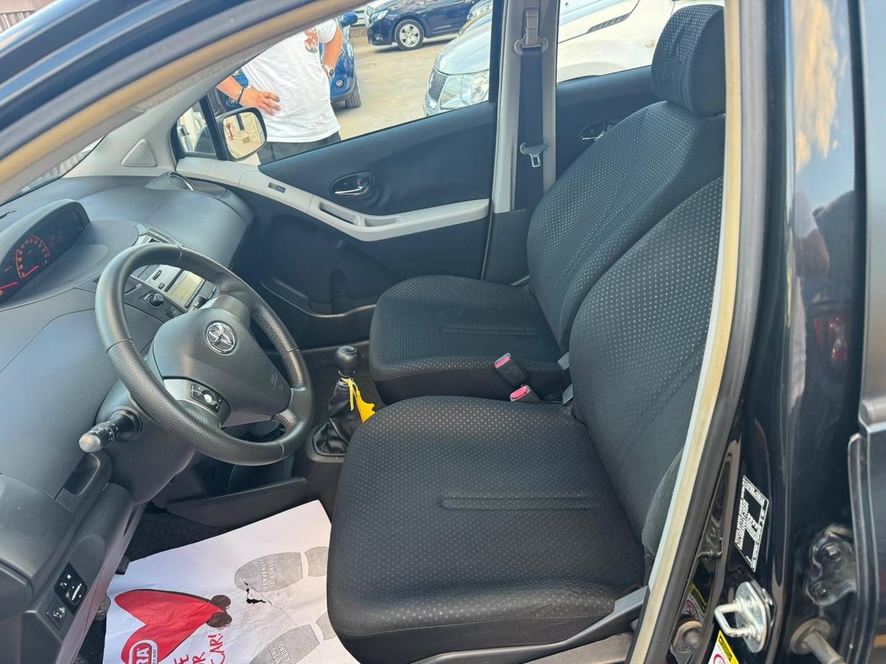 Toyota Yaris 1.3 benzina km 80 mila certificati