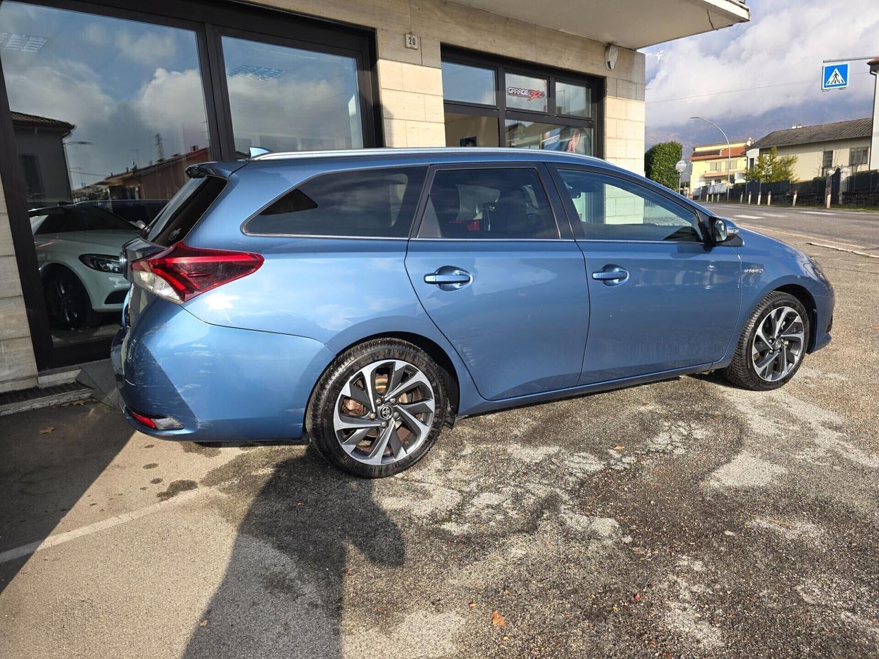 Toyota Auris Touring Sports 1.8 Hybrid Lounge 2015