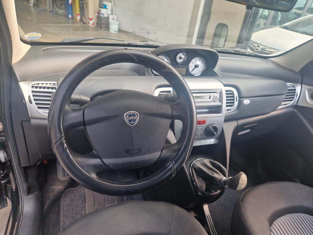 Lancia Ypsilon 1.2 Oro