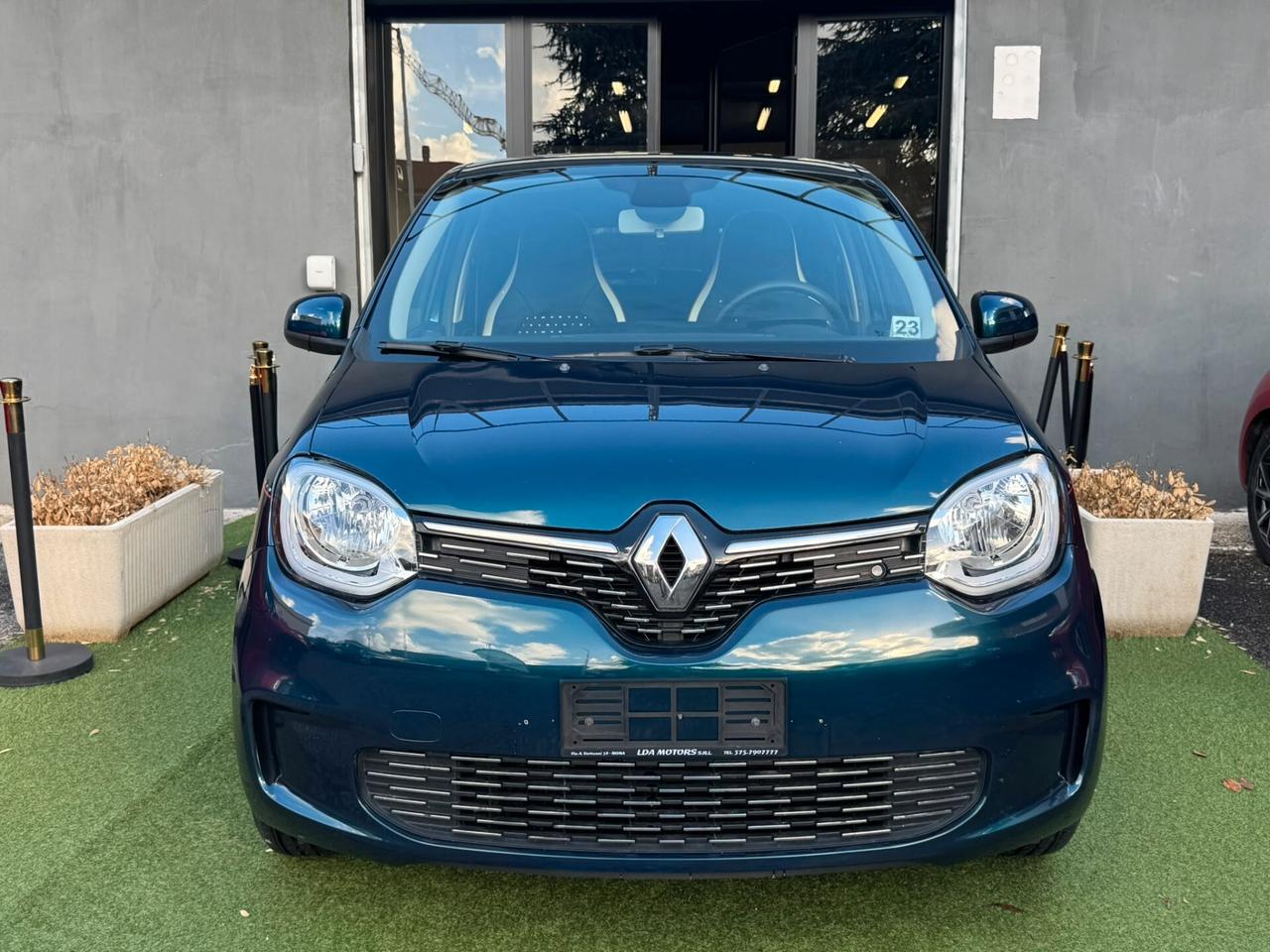 Renault Twingo 1.0 71CV SIGNATURE **PELLE NAVI SENSORI LED CAMERA GARANZIA PRONTA CONSEGNA NEOPATENTATI