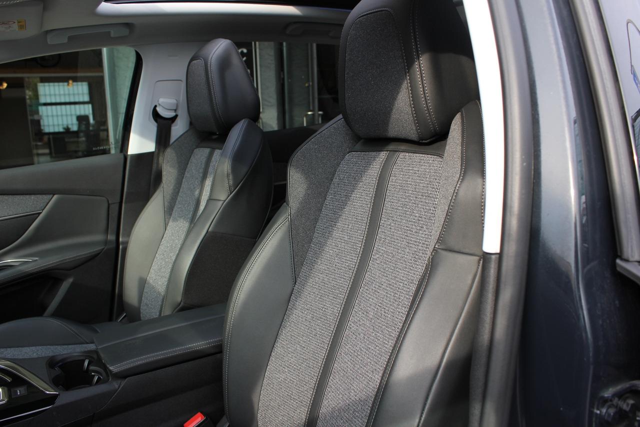 Peugeot 3008 130 S&S EAT8 Allure TETTO APRIBILE FULL OPTIONAL!