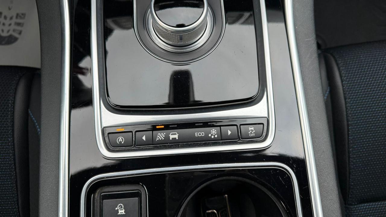 Jaguar XE 2.0 D Turbo Portfolio