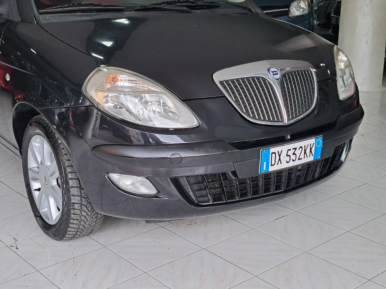 Lancia Ypsilon 1.3 MJT 75 CV Oro
