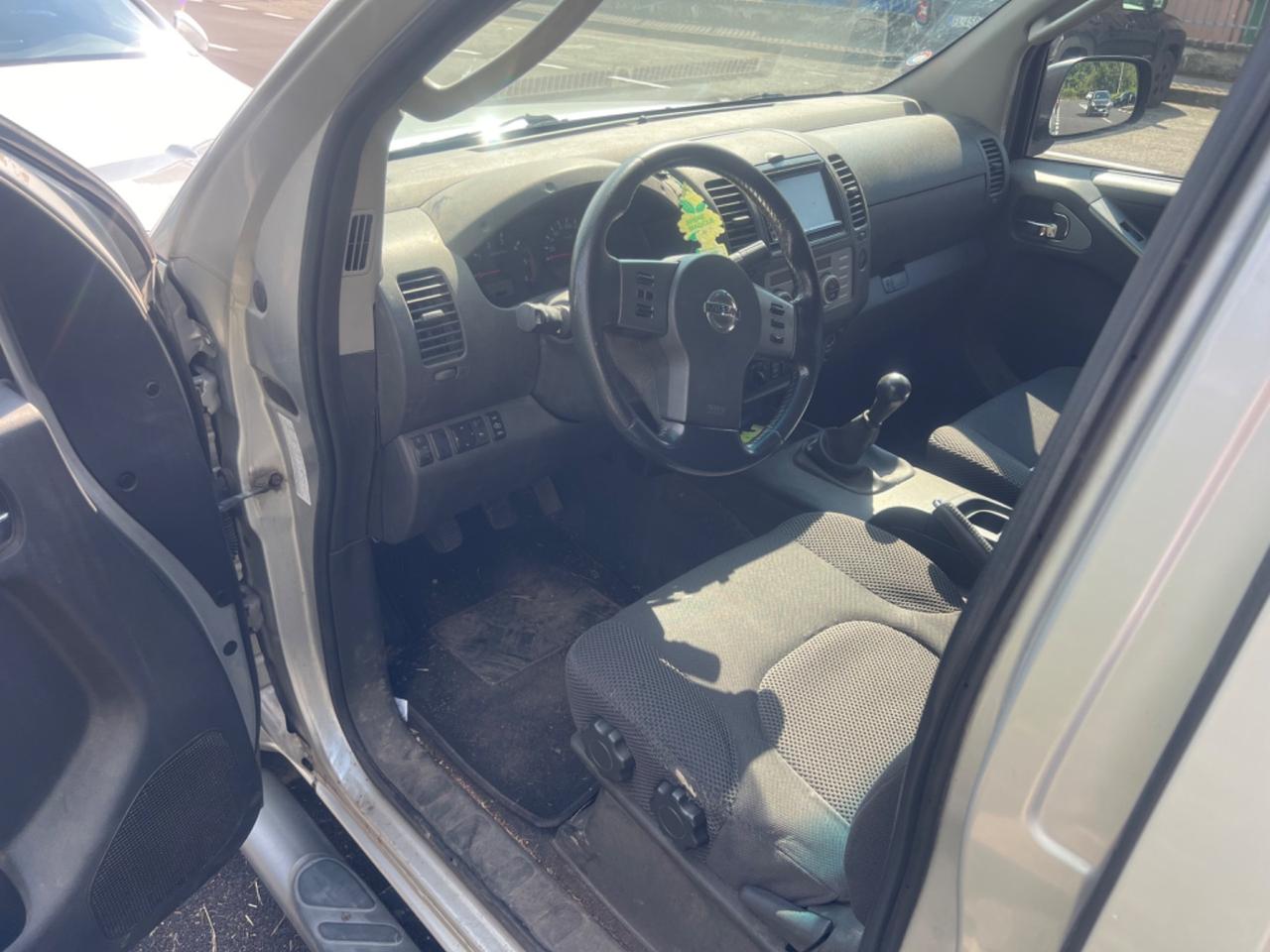 Nissan Navara 2.5 dCi 4 porte Double Cab LE