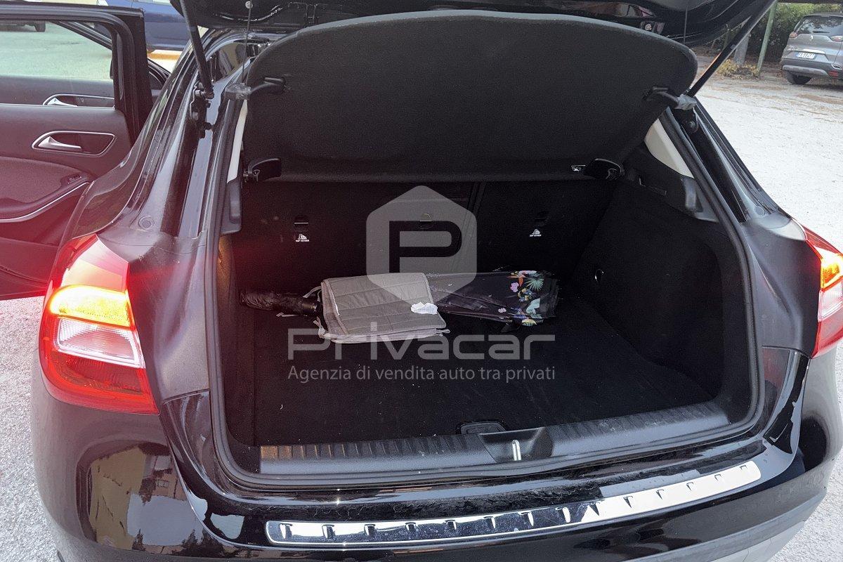 MERCEDES GLA 180 d Business