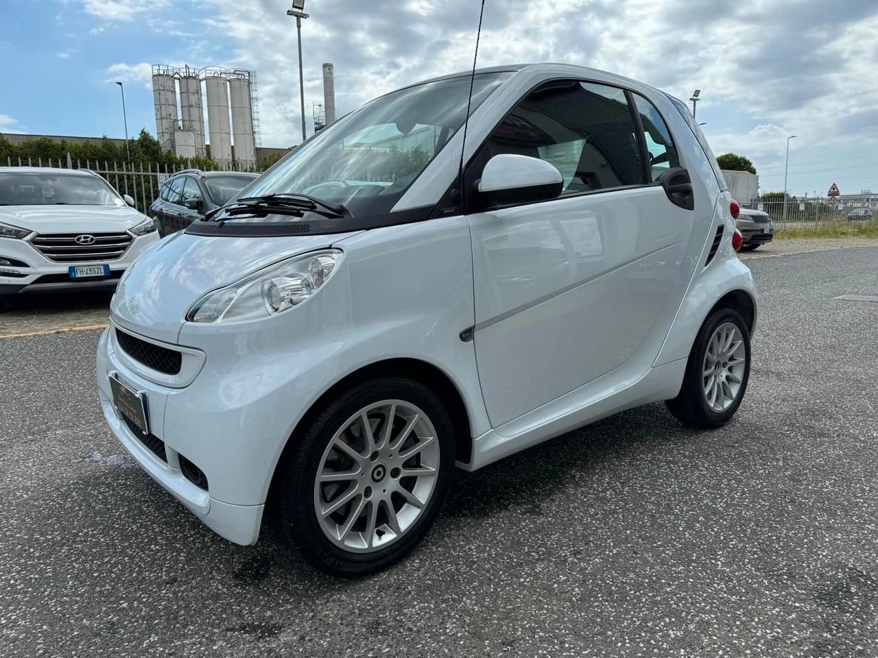 Smart ForTwo 1000 52 kW MHD coupé pure