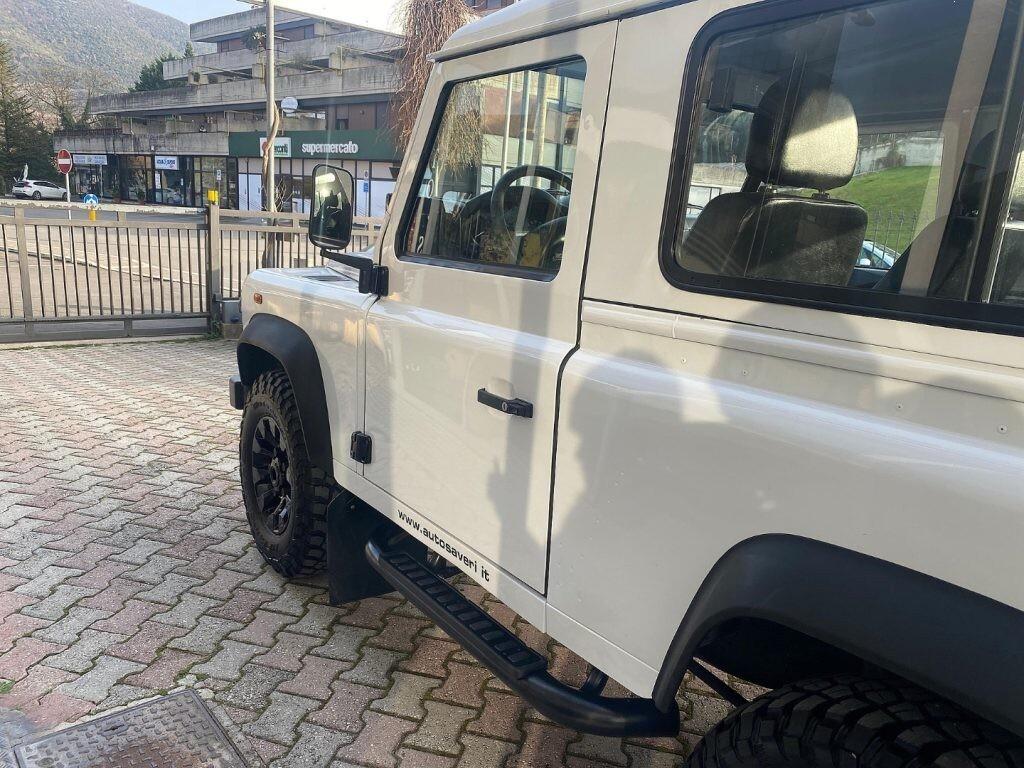 LANDROVERDefender902.2TD4StationWagon