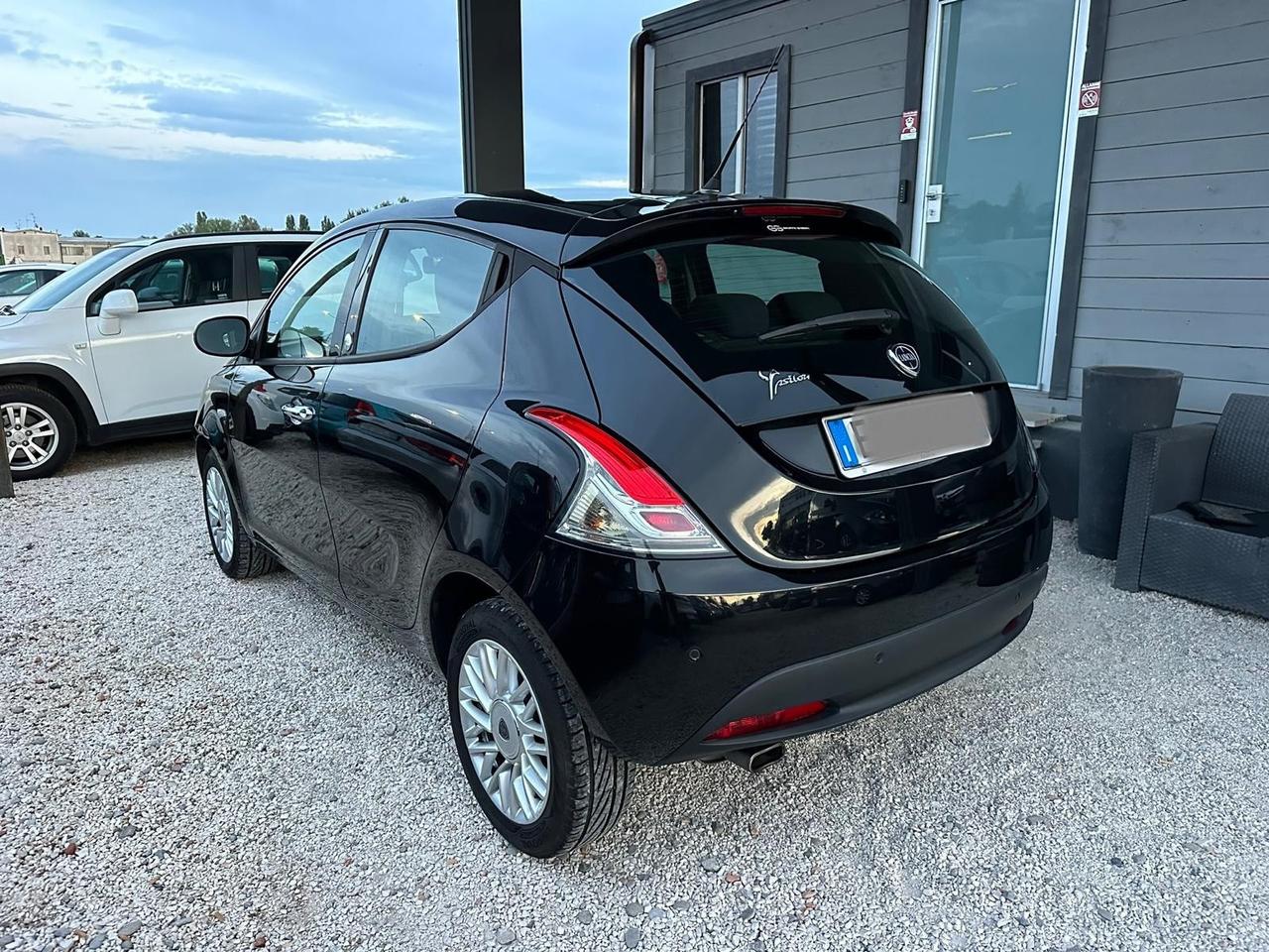Lancia Ypsilon 1.2 69 CV 5 porte GPL Ecochic Gold