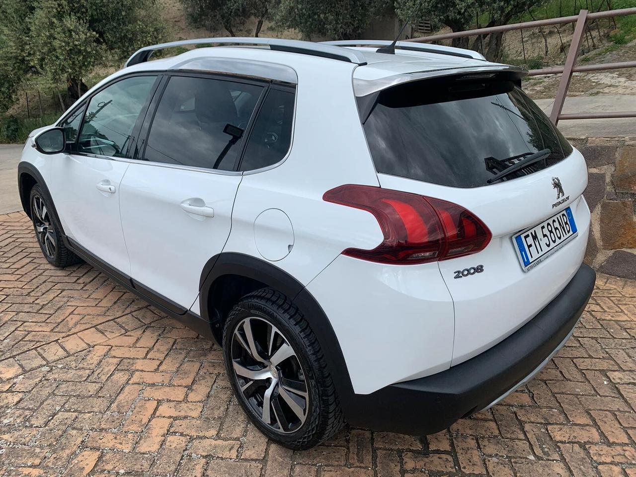 Peugeot 2008 BlueHDi 120 S&S Allure