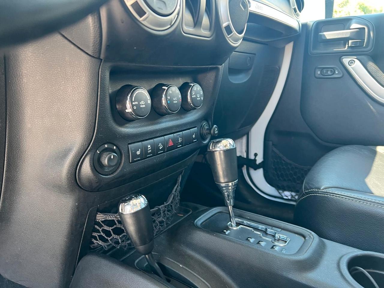 Jeep Wrangler 2.8 CRD DPF Sahara Auto