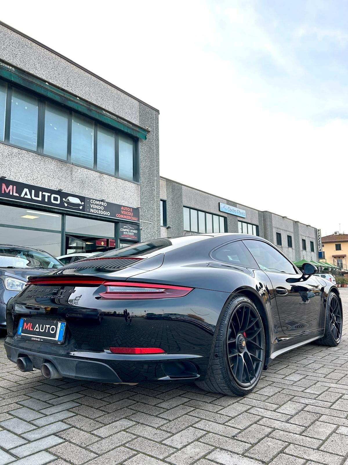 Porsche 911 3.0 Carrera 4 GTS Coupé