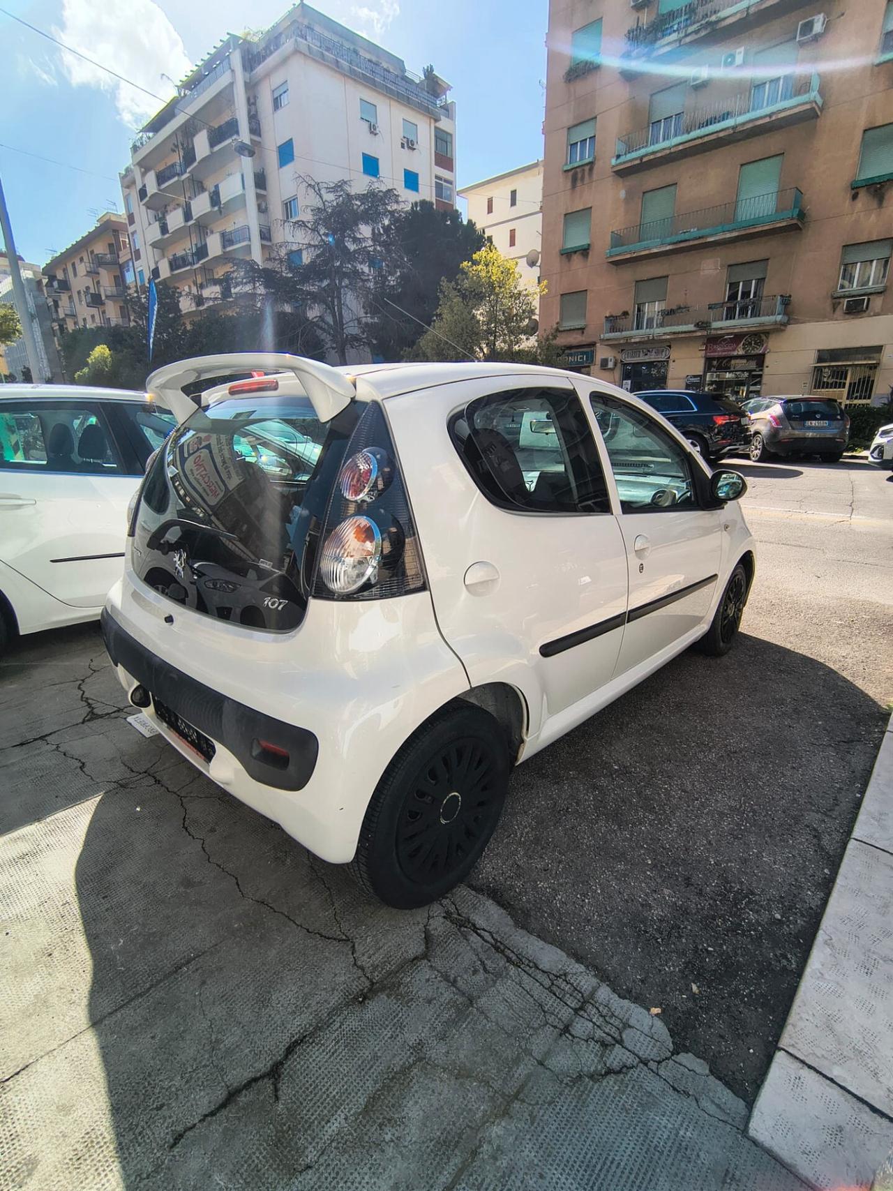 Peugeot 107 1.0 68CV 5p. Sweet Years 2Tronic