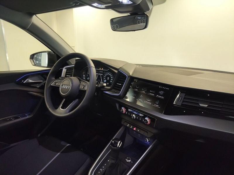 Audi A1 A1 allstreet 30 1.0 tfsi Identity Contrast 116cv s tronic