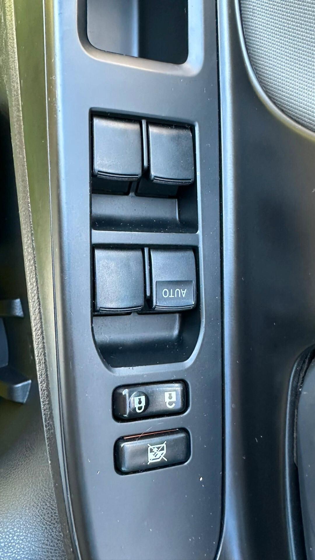 Toyota Yaris 1.3 5 porte Style 2015 Neopetant GPL LEGGI TESTO