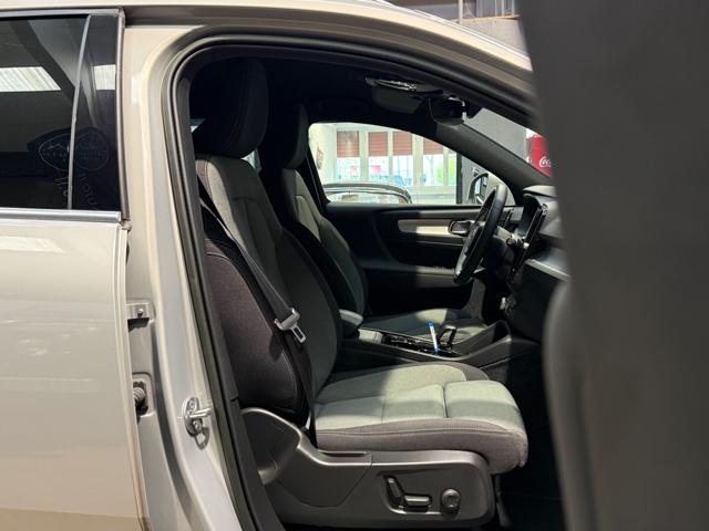 VOLVO XC40 B3 automatico Plus Bright