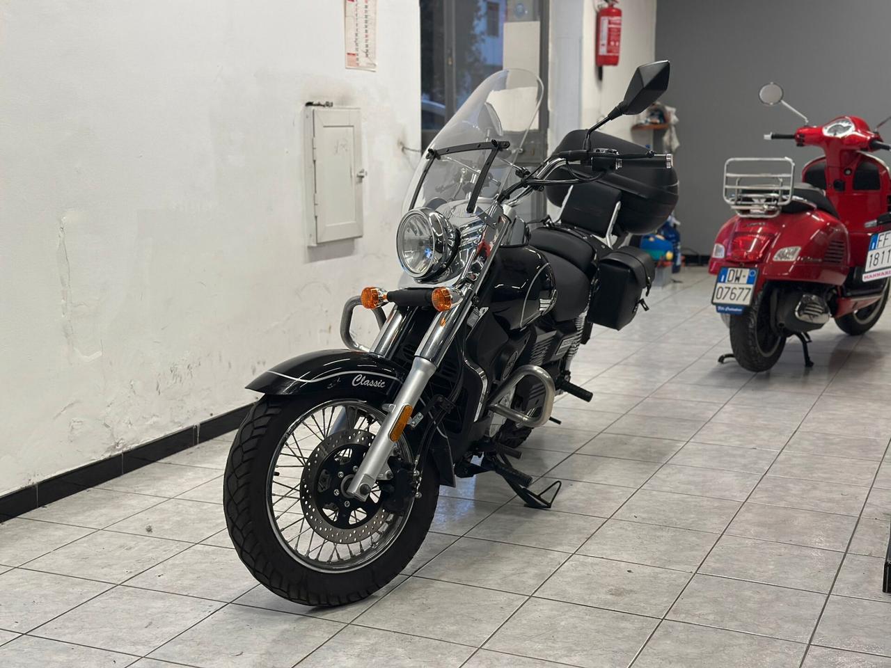 Um Renegade Commando 125