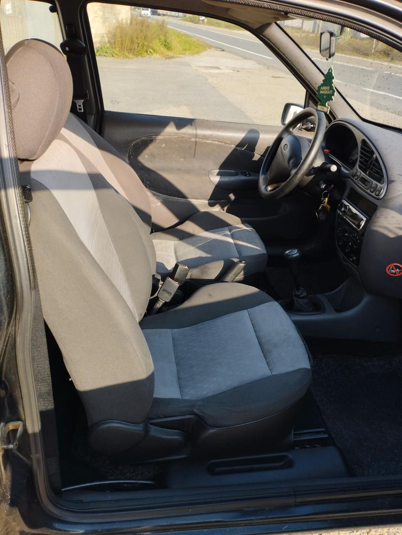 Ford Fiesta 1.2i 16V cat 3 porte Ghia