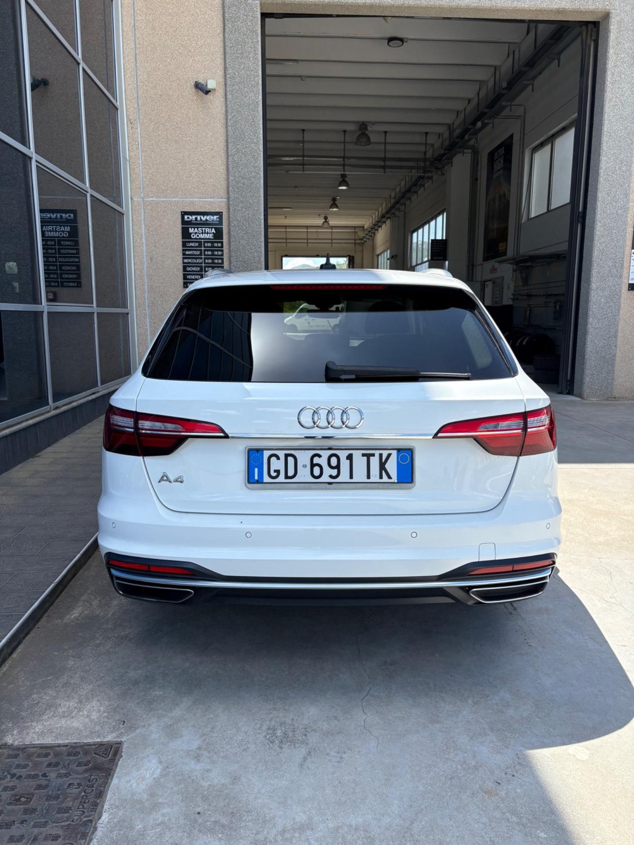 Audi A4 Avant 35 TDI/163 CV S tronic Business Advanced