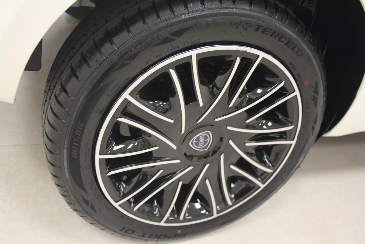 LANCIA YPSILON 1.0 HYBRID 70CV SILVER *2023