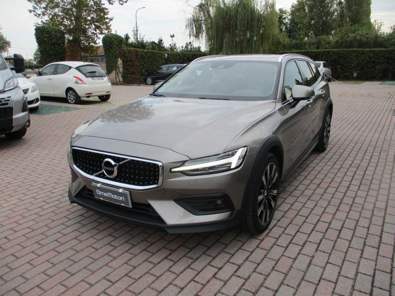 Volvo V60 Cross Country 2.0 b4 Business Pro AWD auto CarPlay/Camera/Portellone