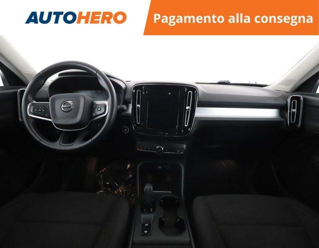 VOLVO XC40 T2 Geartronic Momentum Pro