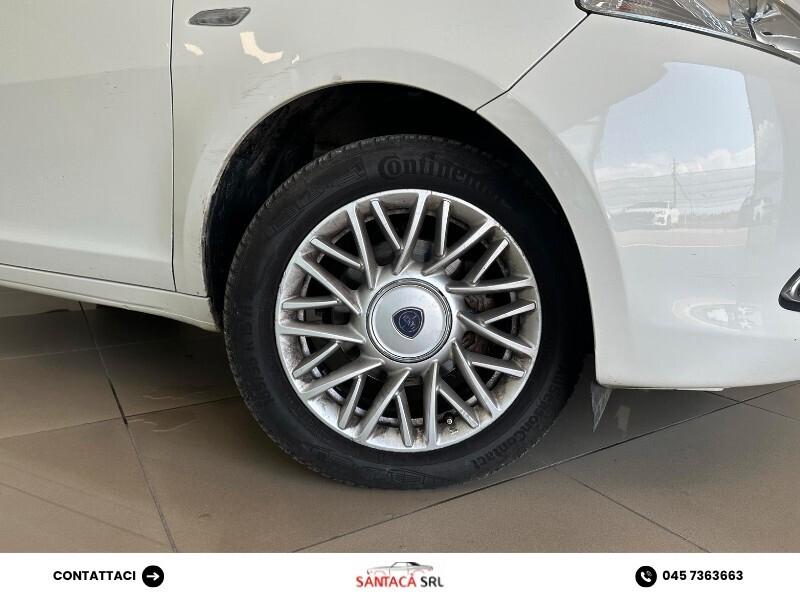 Lancia Ypsilon 1.2 69 CV 5 porte Platinum