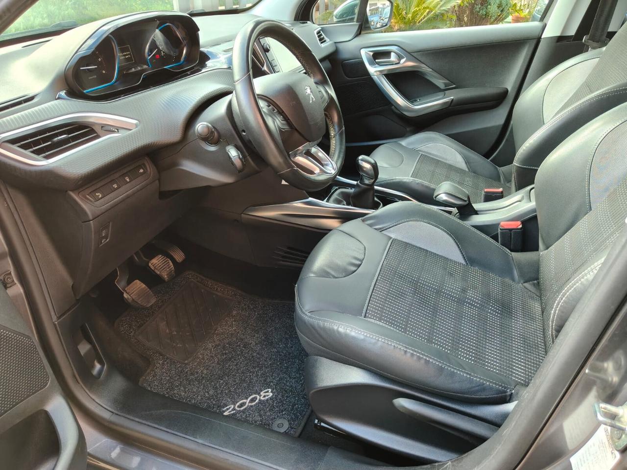 Peugeot 2008 1.6 HDI – Allure - 2014