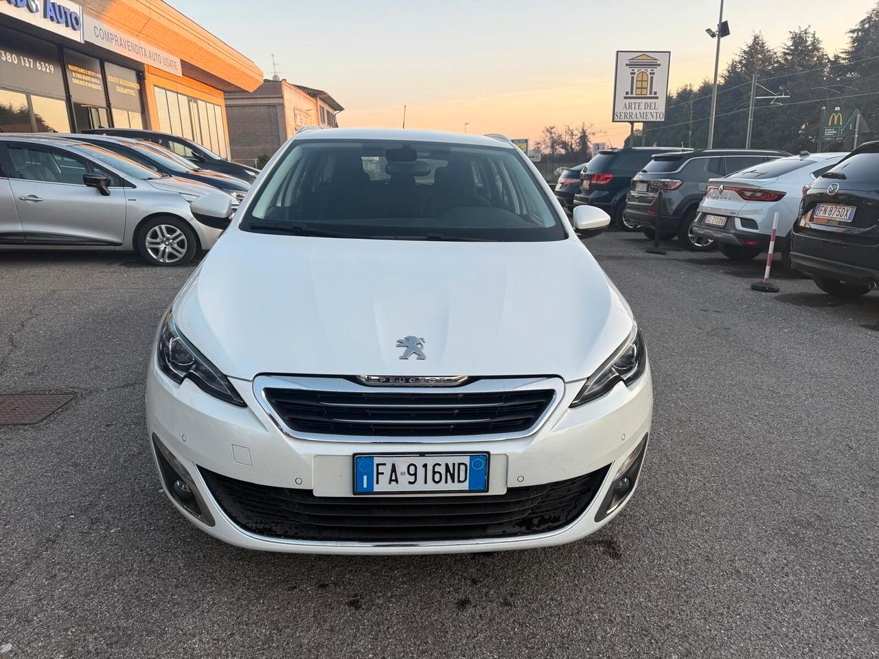 Peugeot 308 BlueHDi 120 S&S EAT6 SW Allure