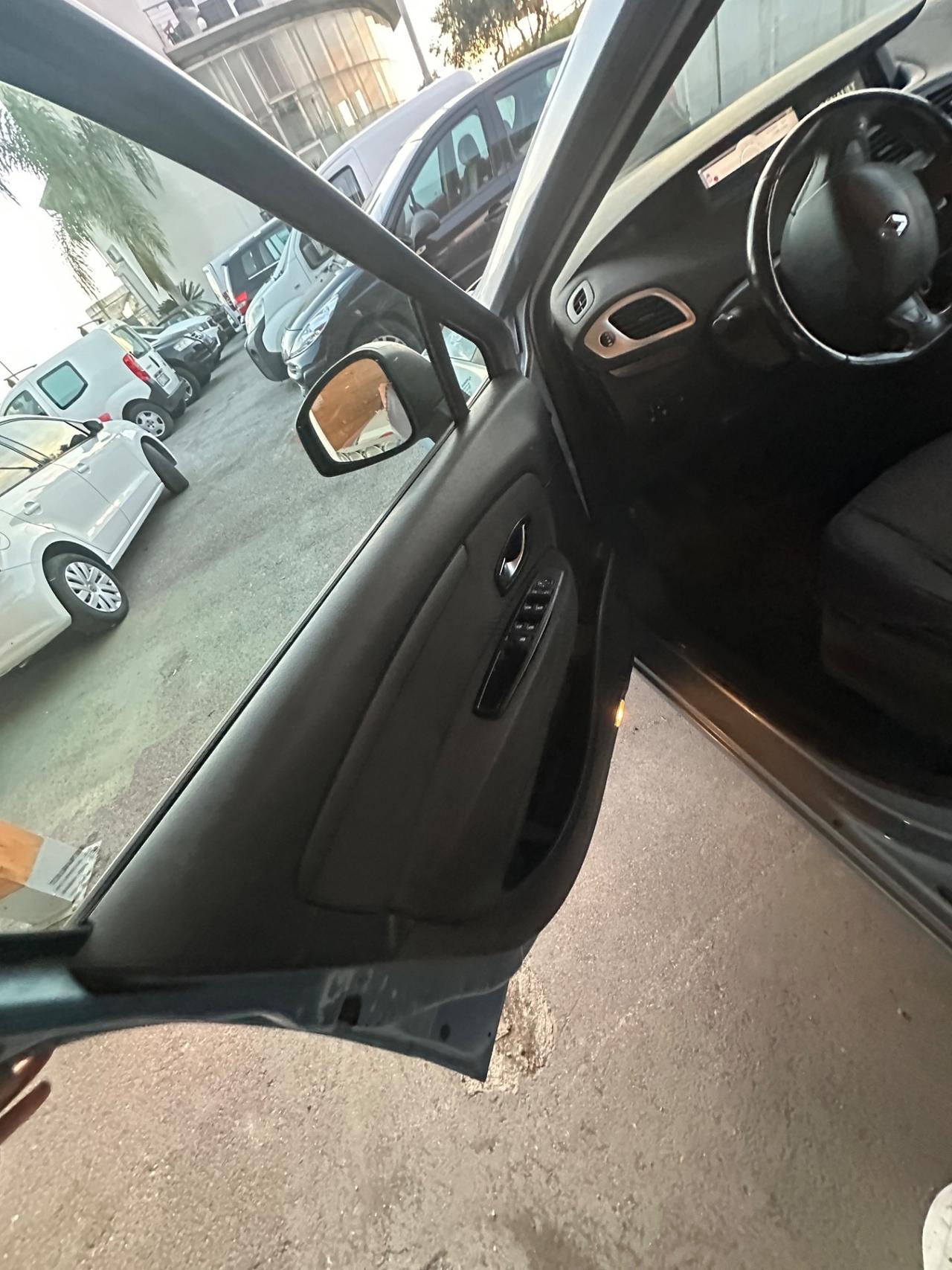 Renault Scenic Scénic X-Mod 1.5 dCi 110CV Luxe