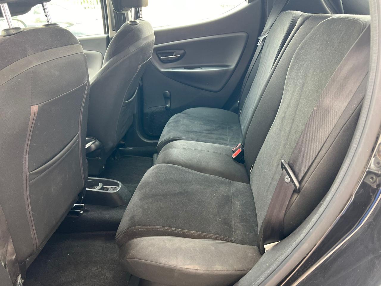 Lancia ypsilon 900 benzina/metano Anno 2015 190,000Km