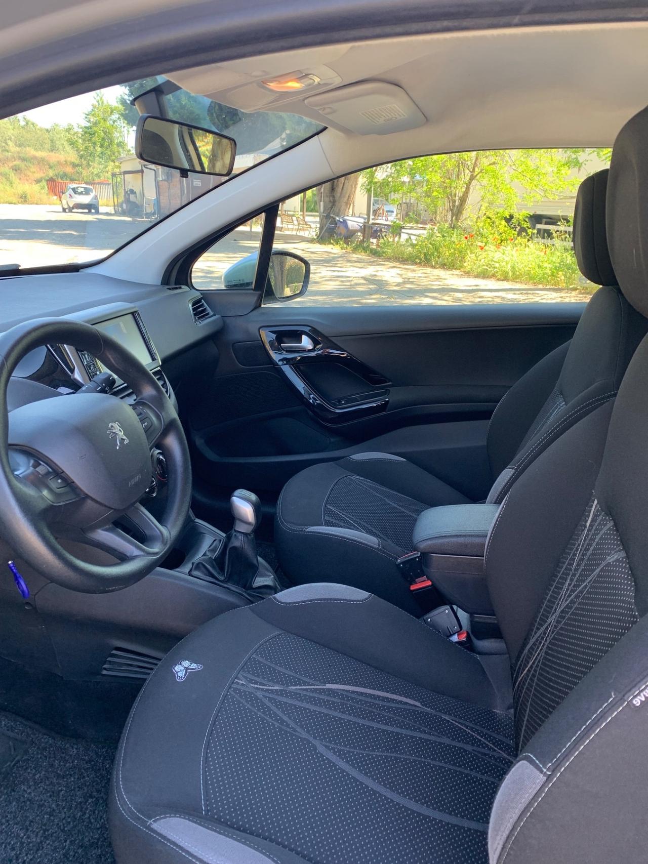Peugeot 208 1.2 VTi 82 CV 3 porte Allure 90000KM