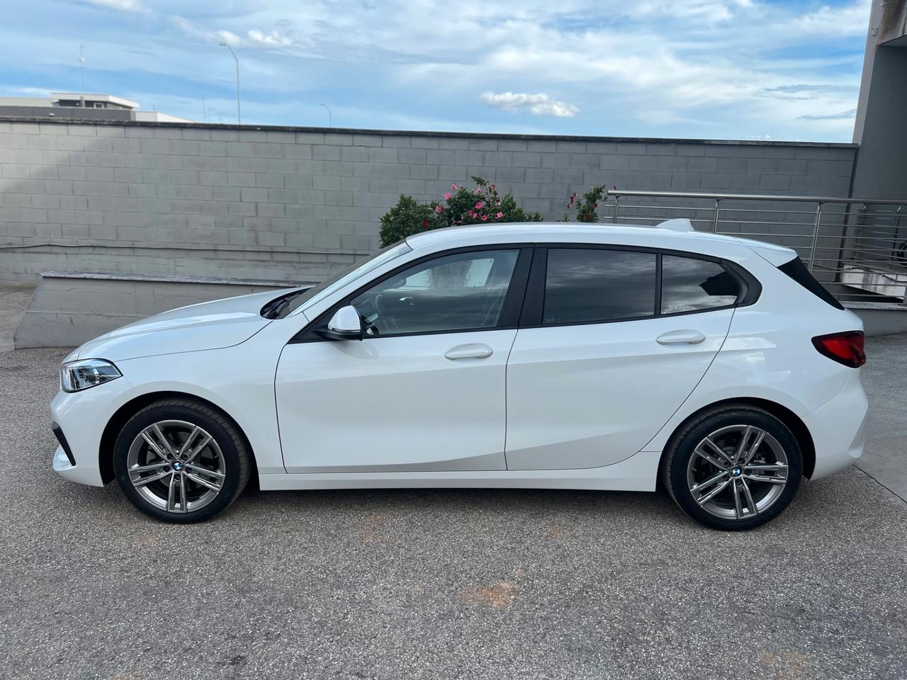 Bmw 116 d 115cv SPORT auto ADATTA NEOPAT. LED/VIRTUAL/17;